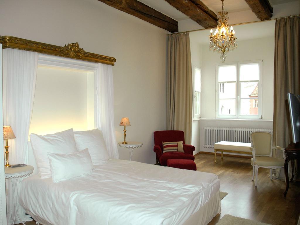 Goldenes Kreuz *